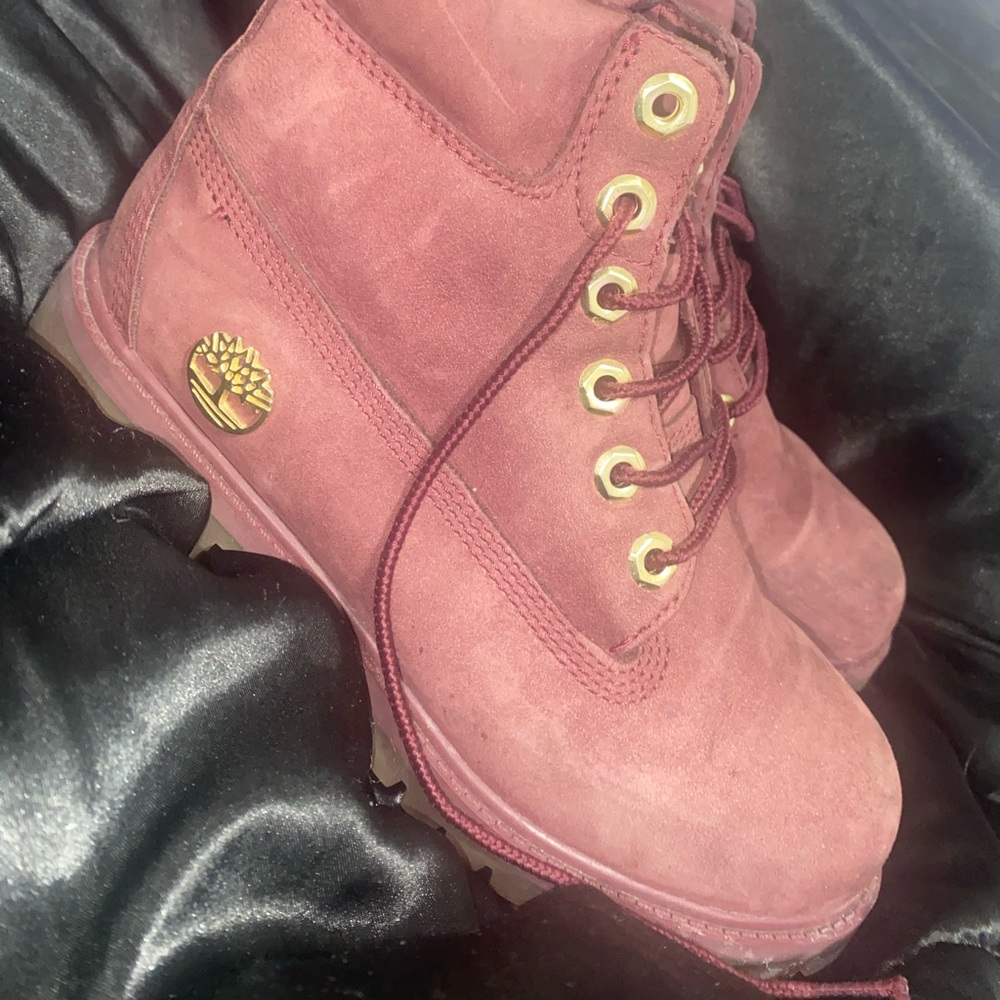 Maroon Size 4 timberland boots . Fits (5.5y)